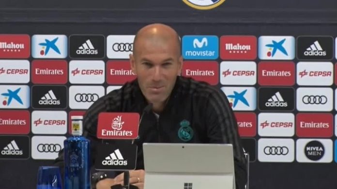 Zinedine Zidane quiere que la afición esté contenta con el juego y por eso apuesta a exponer el cien por cien de su potencial ante el Betis.