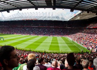 ¡La apuesta es por sumar de a tres! Manchester United Vs. Chelsea old_trafford_chelsea