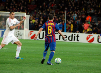 Entre lágrimas, Andrés Iniesta le apuesta al retiro del Barcelona Andrés Iniesta, apuesta, Barcelona