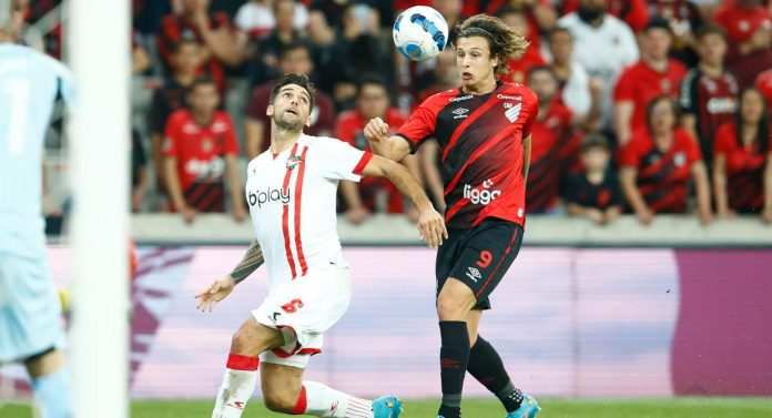 Último cupo de Libertadores: Estudiantes vs Paranaense